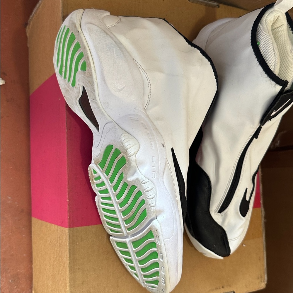 Nike White and Black Sneakers with Green Accents